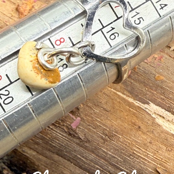 Alquimia Silver Heart Ring with Cream Stone - Picture 2 of 3